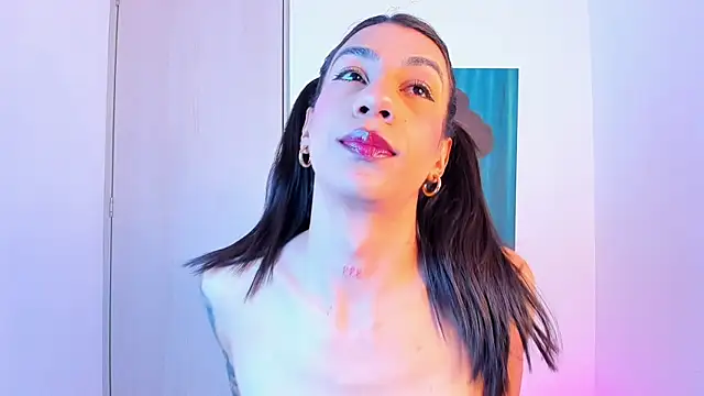 sofiaa grey  online show from April 3, 2026, 12:14 pm