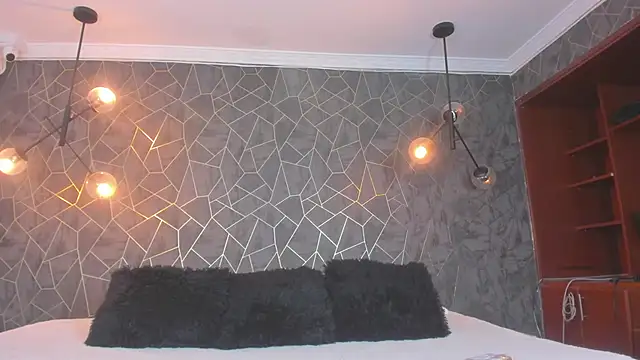 leigh-angels online show from February 10, 2026, 10:36 pm