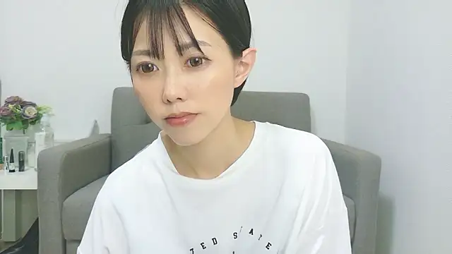 Snapshot of --mami-- chatting on July 18, 2026, 1:59 pm --mami-- online show from July 18, 2026, 1:59 pm