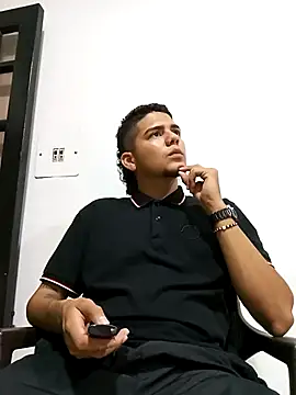 Snapshot of Nathan_mason_ chatting on February 27, 2025, 12:21 am Nathan mason online show from February 27, 2025, 12:21 am