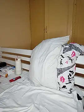 black sexy queen online show from May 25, 2026, 9:32 pm