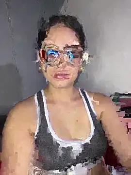 Azuna25 online show from April 1, 2026, 7:55 pm