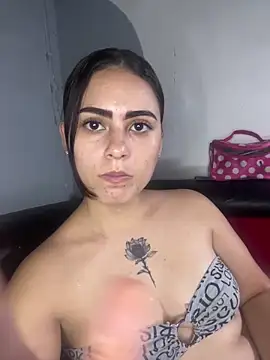 Azuna25 online show from June 3, 2026, 9:31 pm