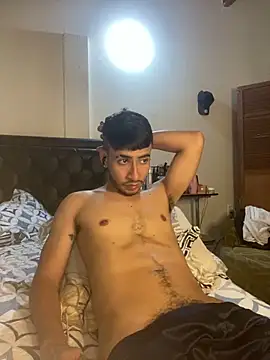 Snapshot of tom_thick chatting on December 19, 2024, 4:56 am tom thick online show from December 19, 2024, 4:56 am