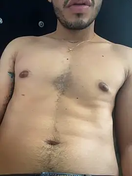 Snapshot of tom_thick chatting on January 5, 2025, 4:48 pm tom thick online show from January 5, 2025, 4:48 pm