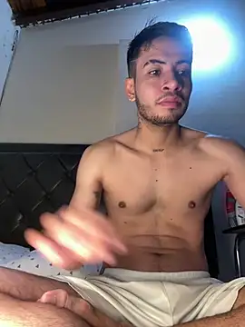 Snapshot of tom_thick chatting on March 20, 2025, 7:35 pm tom thick online show from March 20, 2025, 7:35 pm