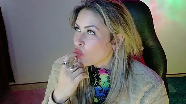 Snapshot of Natalia_Montoya chatting on October 23, 2025, 8:29 pm Natalia Montoya online show from October 23, 2025, 8:29 pm