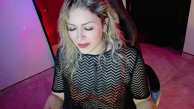 Natalia Montoya online show from November 24, 2025, 1:38 am