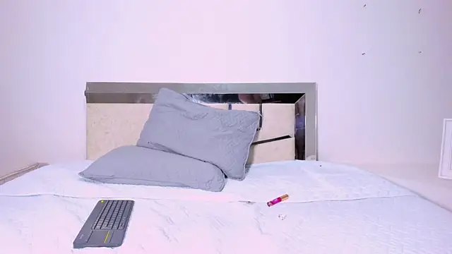 LaurenSnow online show from March 1, 2025, 7:26 pm