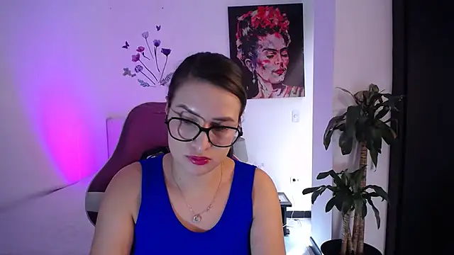 esmeraldaa230 online show from March 20, 2026, 7:30 pm