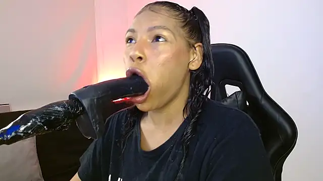 Snapshot of Anabel693 chatting on March 11, 2025, 7:37 am Anabel693 online show from March 11, 2025, 7:37 am