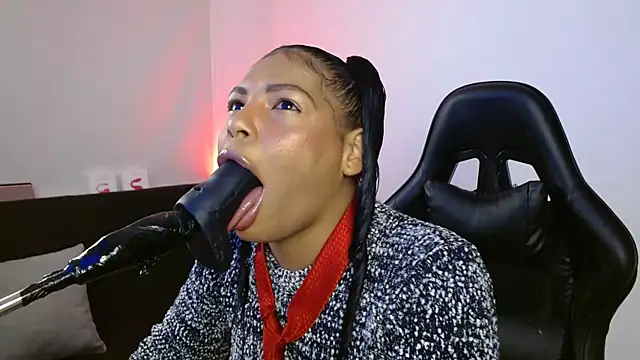 Snapshot of Anabel693 chatting on March 14, 2025, 8:32 am Anabel693 online show from March 14, 2025, 8:32 am