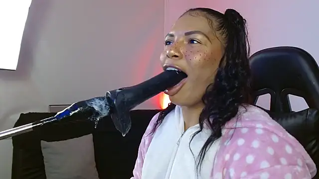 Snapshot of Anabel693 chatting on March 19, 2025, 11:39 am Anabel693 online show from March 19, 2025, 11:39 am