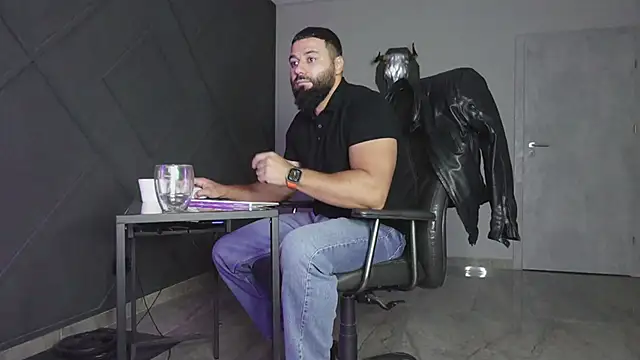 mattmasterss online show from November 6, 2025, 3:29 am