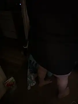 Juicyjordie online show from April 14, 2026, 4:40 am