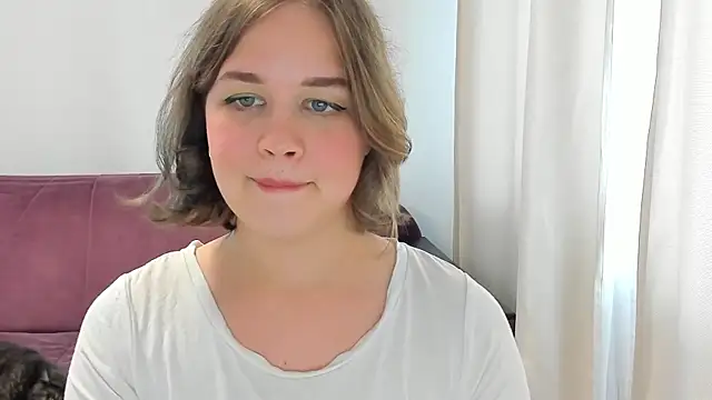 AlicePopsy online show from July 25, 2026, 4:04 pm
