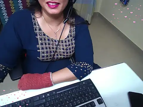 Arushisingh8888 online show from October 4, 2025, 12:14 pm