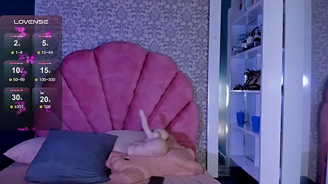 Samantha cp  online show from January 25, 2025, 12:26 pm