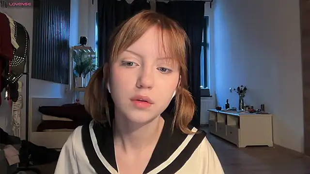 electric babe online show from November 15, 2025, 10:45 am