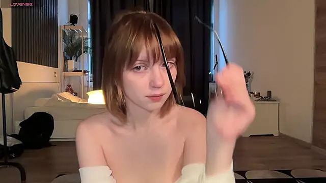 electric babe online show from November 20, 2025, 11:32 am