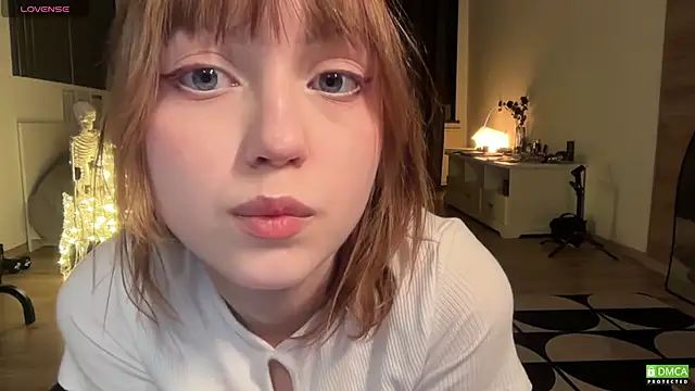 electric babe online show from December 21, 2025, 2:24 pm