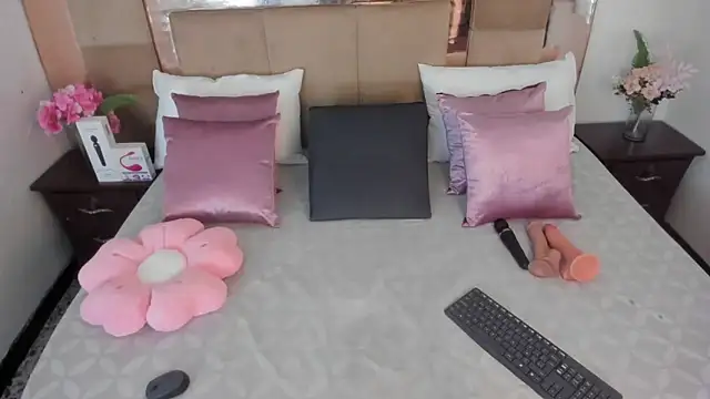 LizBrook online show from March 11, 2026, 7:31 pm