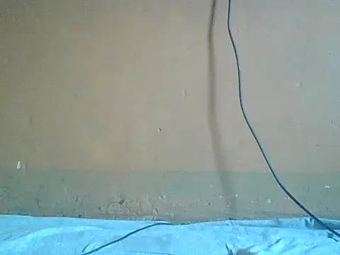 Naivegirrl online show from December 1, 2025, 9:47 am