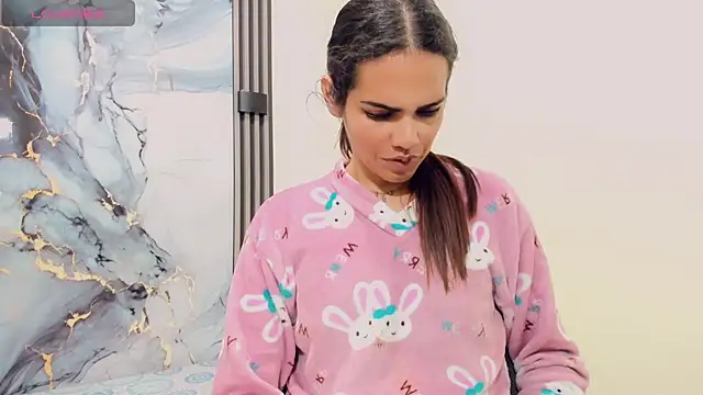 Rubi 30 online show from November 25, 2025, 11:43 am