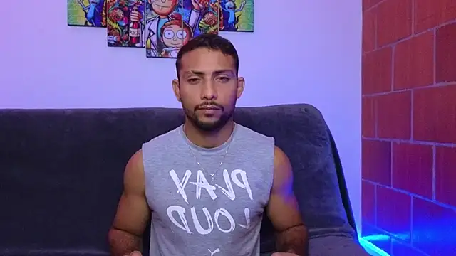 catalina y tylerjhons online show from January 5, 2025, 7:07 am