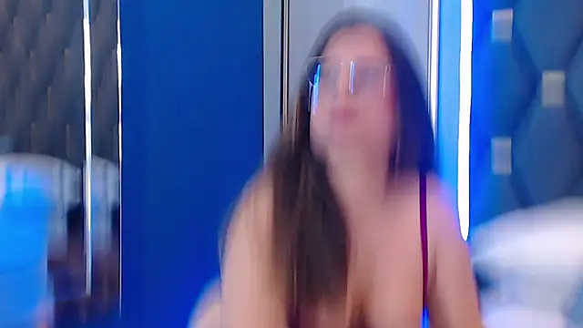 ThaniaJones online show from December 15, 2025, 12:09 pm