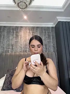 ThaniaJones online show from February 13, 2026, 12:12 pm