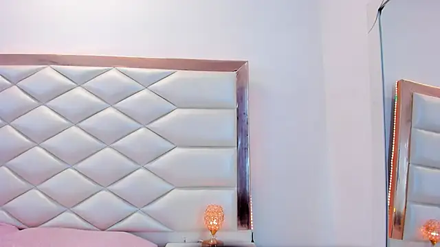 samanthaevans4 online show from January 29, 2025, 8:04 pm