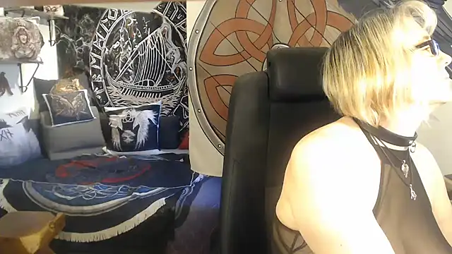 TittenMichelle online show from March 18, 2025, 7:52 am