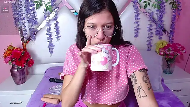 Perla Skinnyy online show from December 10, 2024, 2:16 am