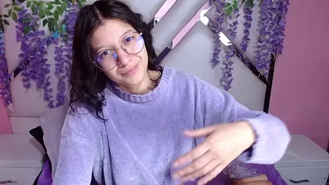 Perla Skinnyy online show from December 21, 2024, 3:25 am