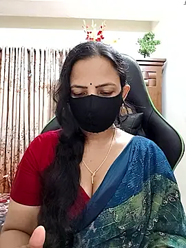 Snapshot of Payel-Sen chatting on April 18, 2026, 7:58 pm Payel-Sen online show from April 18, 2026, 7:58 pm