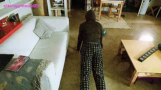 Snapshot of BongChannel chatting on January 10, 2025, 7:11 pm BongChannel online show from January 10, 2025, 7:11 pm