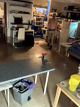 Snapshot of BongChannel chatting on November 11, 2025, 11:05 pm BongChannel online show from November 11, 2025, 11:05 pm