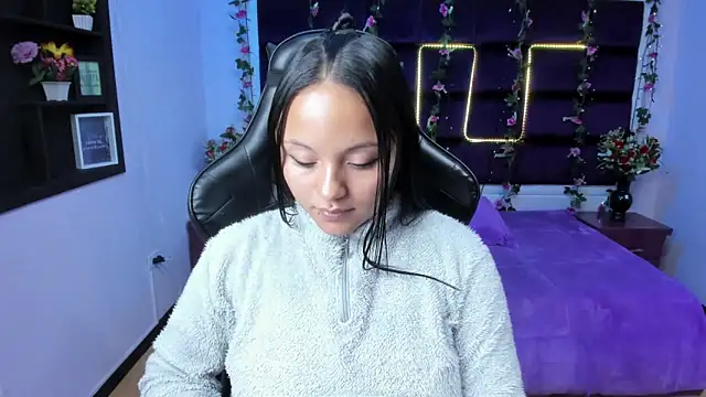 sweelanna   online show from February 19, 2025, 9:50 am