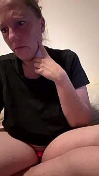 Snapshot of MoniqueLaFee chatting on July 11, 2026, 8:44 pm MoniqueLaFee online show from July 11, 2026, 8:44 pm