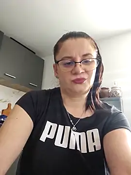 KristenVega online show from December 15, 2025, 10:19 am