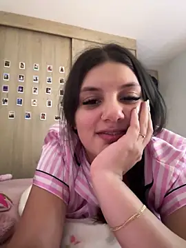 Snapshot of EmilyS__ chatting on March 19, 2025, 6:46 am EmilyS   online show from March 19, 2025, 6:46 am