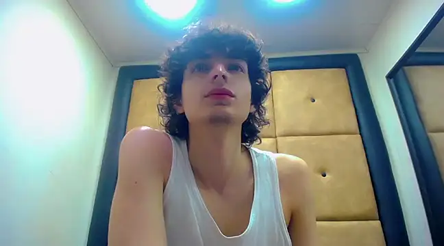 Sr BonnyEthan online show from December 14, 2024, 1:38 pm