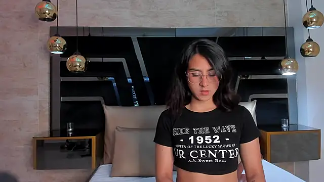 DaraBeckett online show from September 19, 2025, 12:17 pm