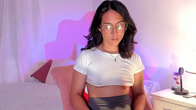 DaraBeckett online show from December 14, 2025, 12:05 am