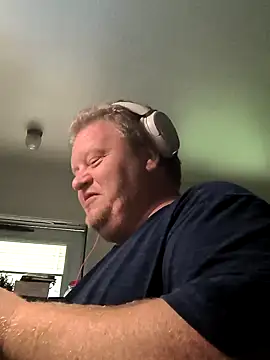 Snapshot of jrsexy83 chatting on April 16, 2026, 12:06 pm jrsexy83 online show from April 16, 2026, 12:06 pm