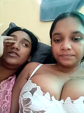 Snapshot of Indianqueen03 chatting on October 3, 2025, 9:28 am Indianqueen03 online show from October 3, 2025, 9:28 am