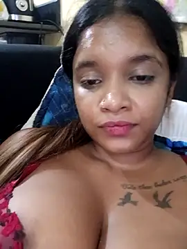 Indianqueen03 online show from March 29, 2026, 9:04 pm