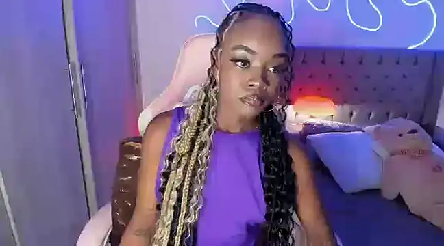 Snapshot of Miss_westt_ chatting on December 14, 2024, 6:56 am Miss westt online show from December 14, 2024, 6:56 am