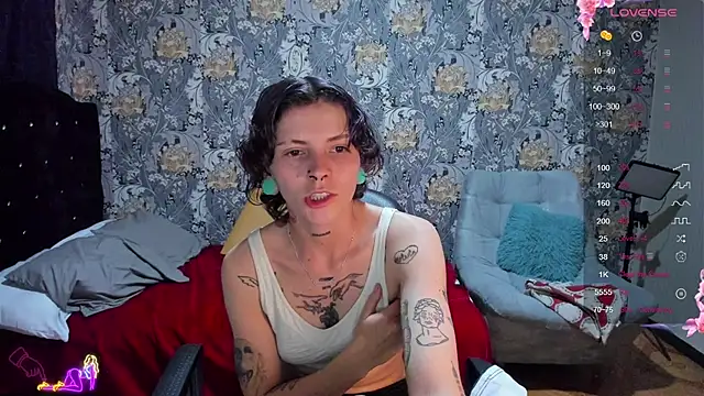 Snapshot of pretty_cristal69 chatting on July 14, 2026, 11:32 pm pretty cristal69 online show from July 14, 2026, 11:32 pm